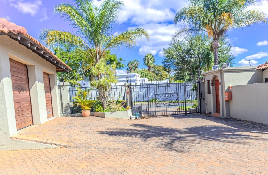 2 Bedroom Property for Sale in Lonehill Gauteng