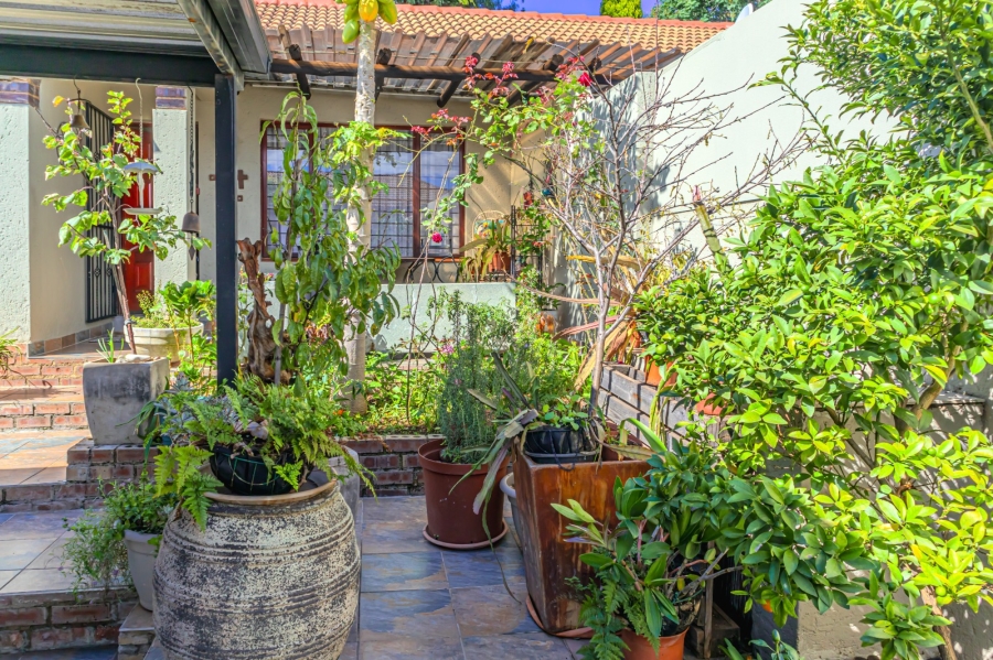2 Bedroom Property for Sale in Lonehill Gauteng