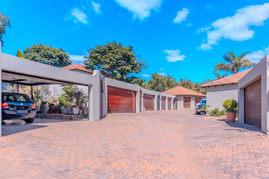 2 Bedroom Property for Sale in Lonehill Gauteng