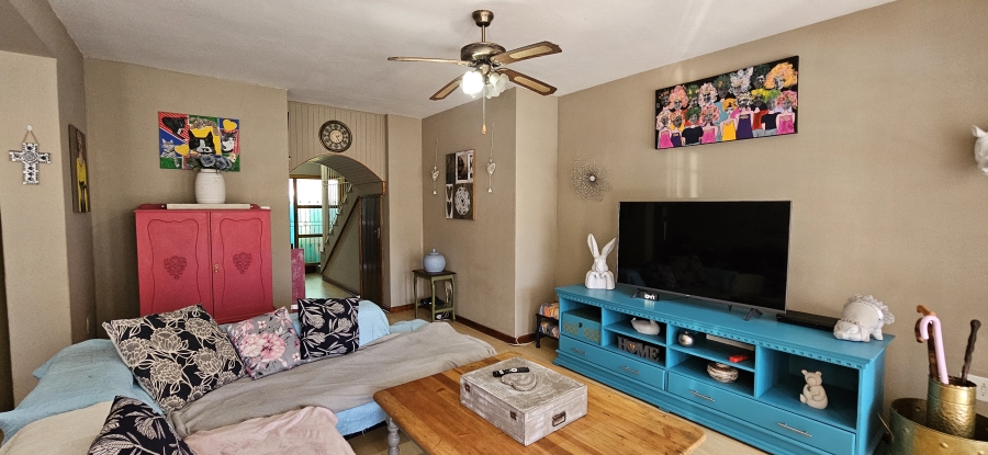 3 Bedroom Property for Sale in Three Rivers Proper Gauteng