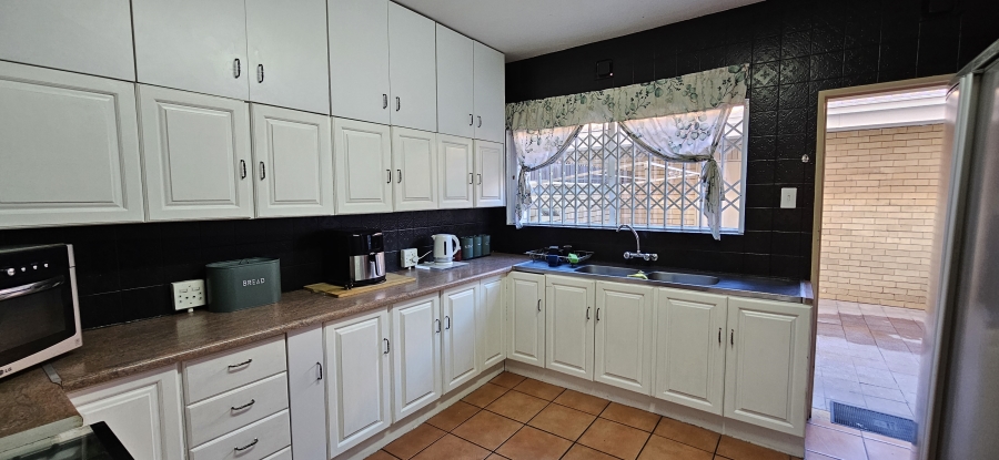 3 Bedroom Property for Sale in Three Rivers Proper Gauteng
