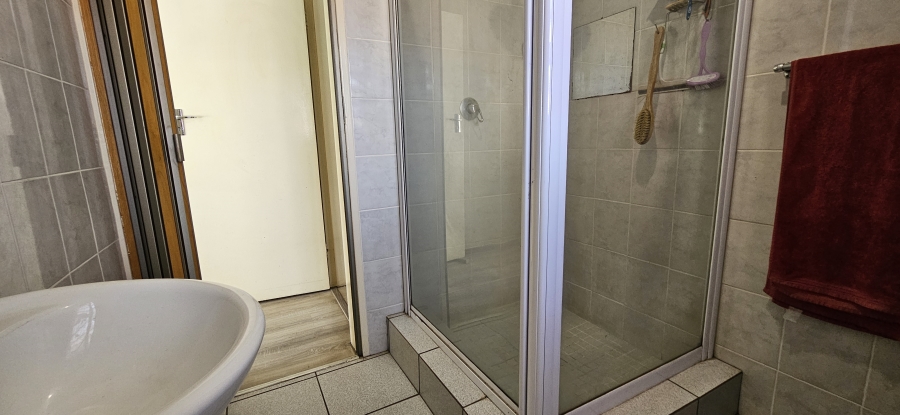 3 Bedroom Property for Sale in Three Rivers Proper Gauteng