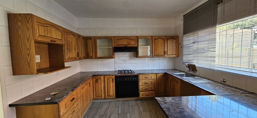 3 Bedroom Property for Sale in Three Rivers Proper Gauteng