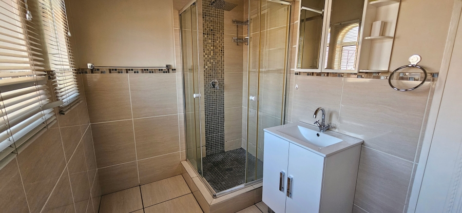 3 Bedroom Property for Sale in Three Rivers Proper Gauteng