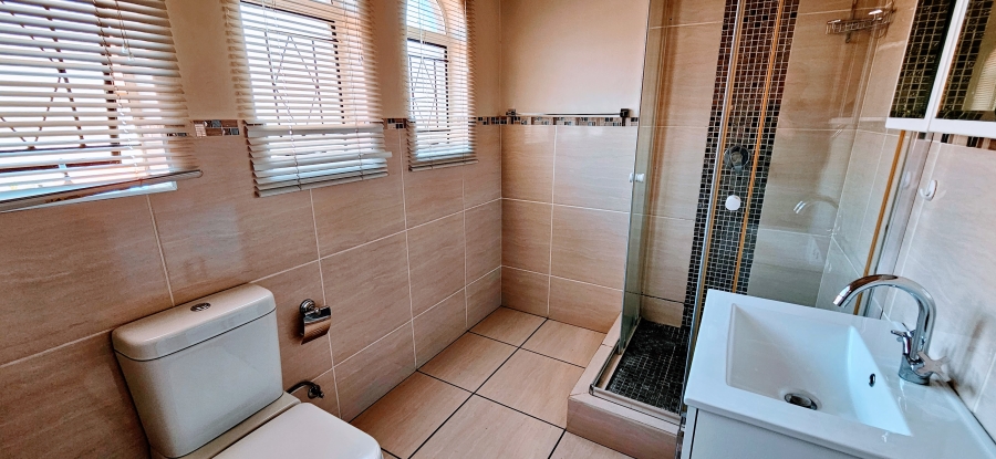 3 Bedroom Property for Sale in Three Rivers Proper Gauteng