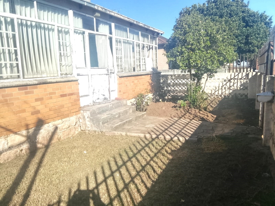 8 Bedroom Property for Sale in Malvern Gauteng