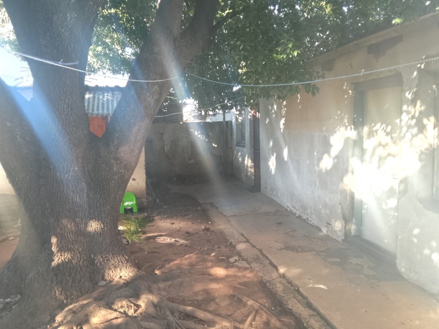 8 Bedroom Property for Sale in Malvern Gauteng