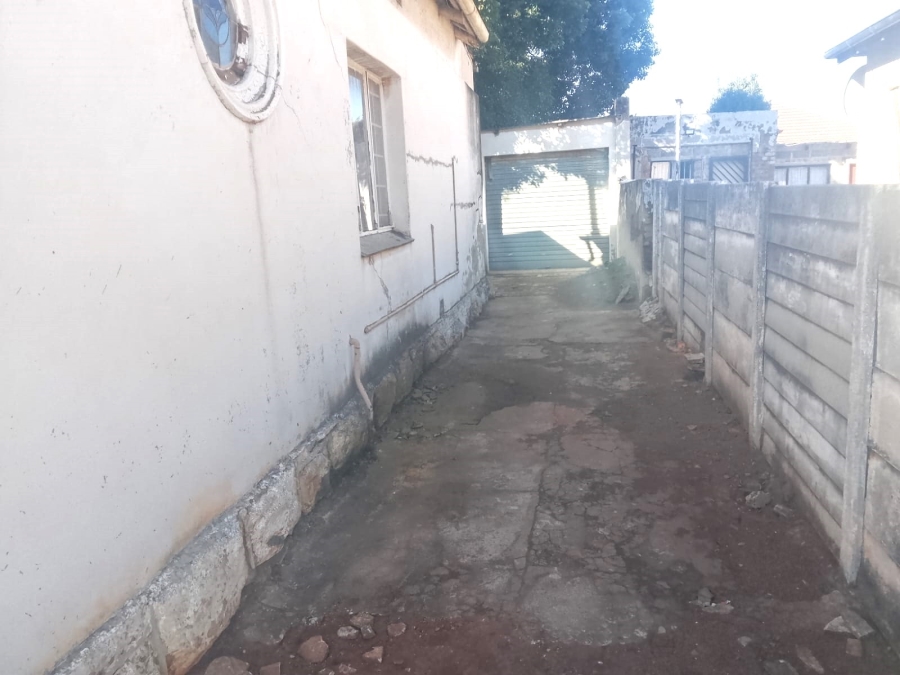 8 Bedroom Property for Sale in Malvern Gauteng