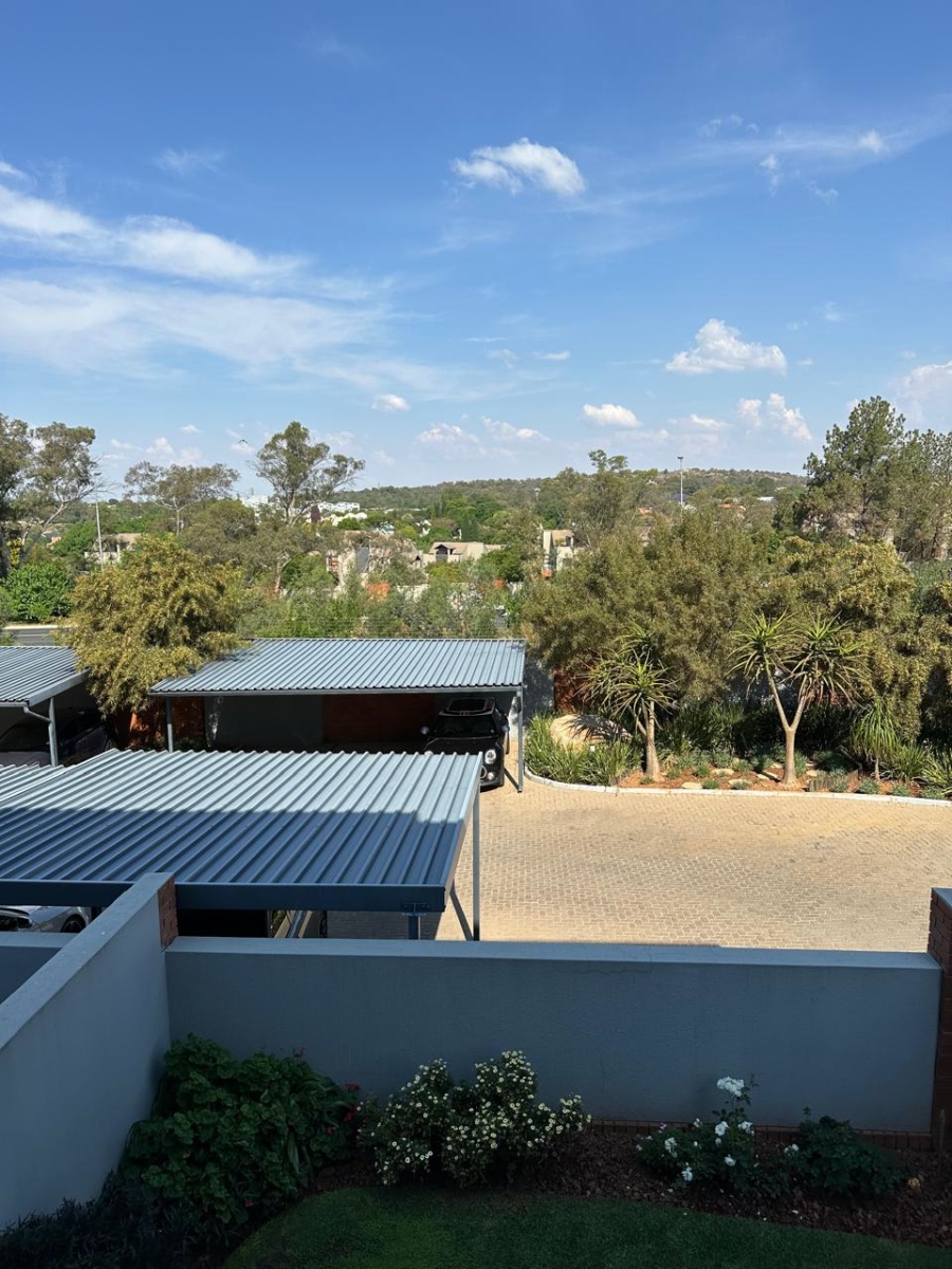 2 Bedroom Property for Sale in Lonehill Gauteng