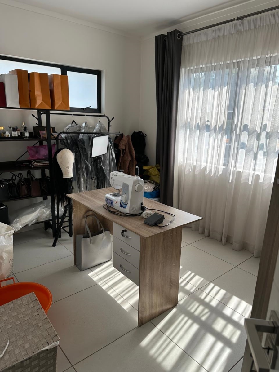 2 Bedroom Property for Sale in Lonehill Gauteng