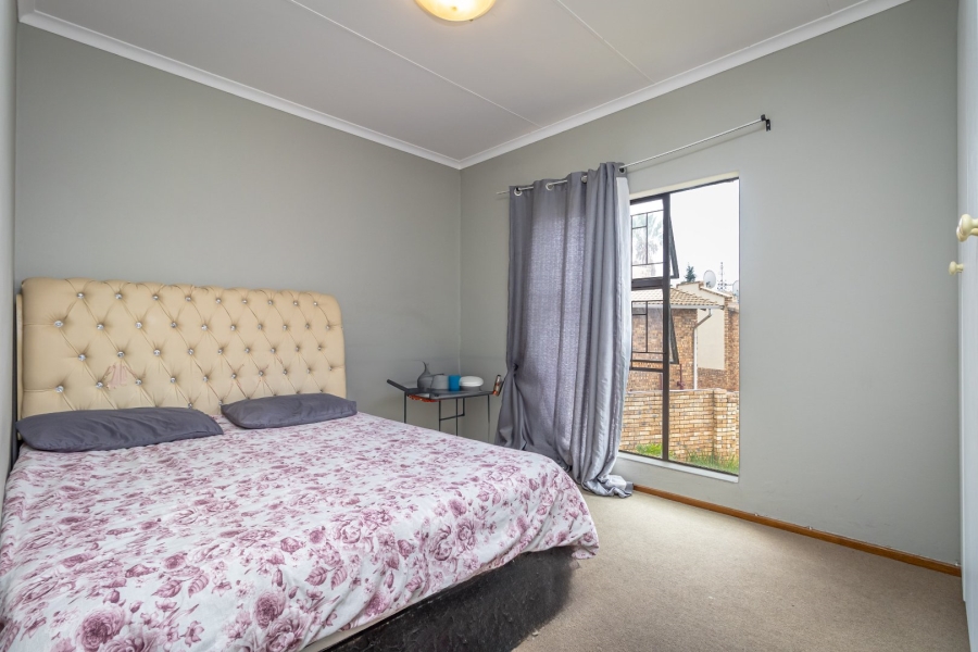 2 Bedroom Property for Sale in Wilgeheuwel Gauteng