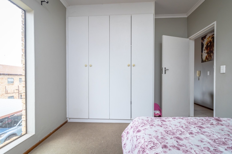 2 Bedroom Property for Sale in Wilgeheuwel Gauteng