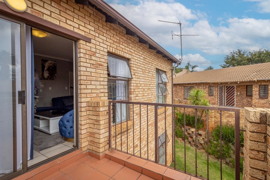 2 Bedroom Property for Sale in Wilgeheuwel Gauteng