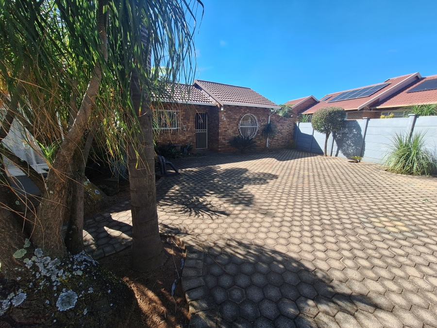 3 Bedroom Property for Sale in Randpoort Gauteng