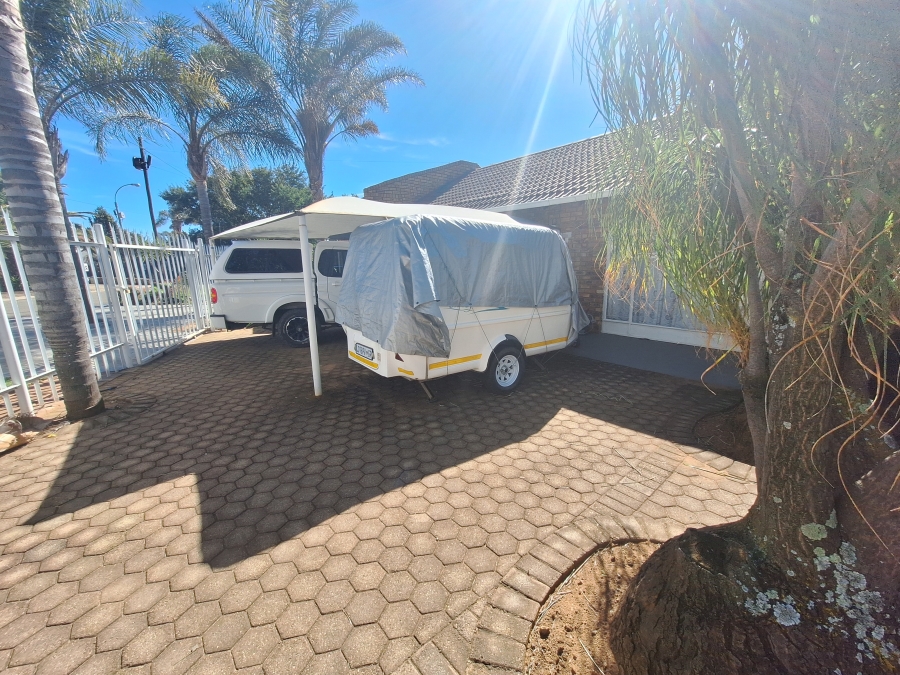 3 Bedroom Property for Sale in Randpoort Gauteng