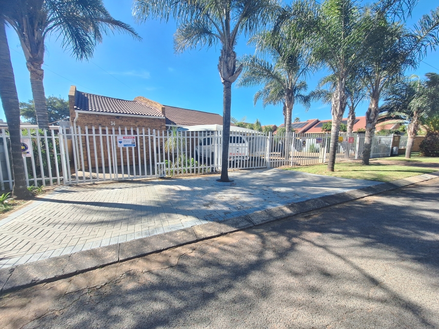 3 Bedroom Property for Sale in Randpoort Gauteng