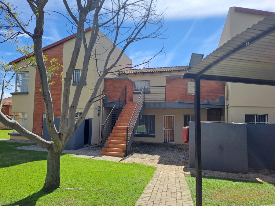 1 Bedroom Property for Sale in Willowbrook Gauteng