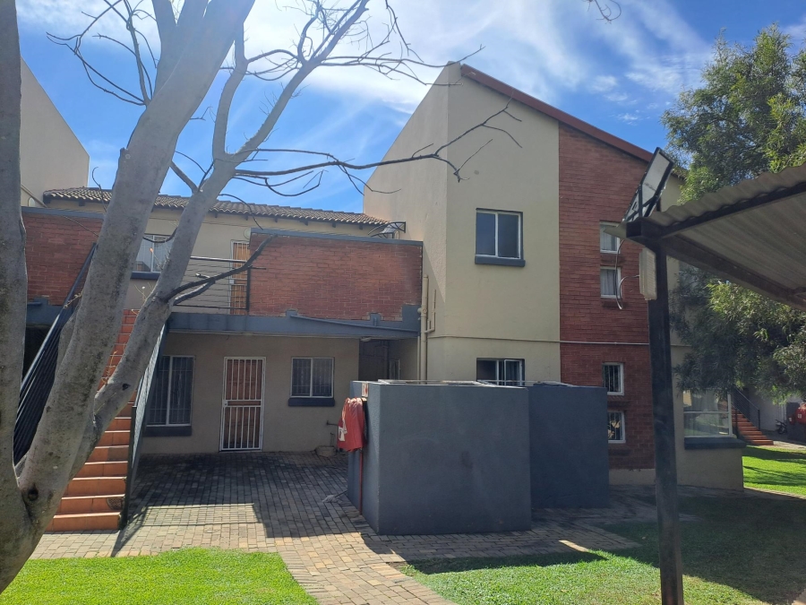 1 Bedroom Property for Sale in Willowbrook Gauteng