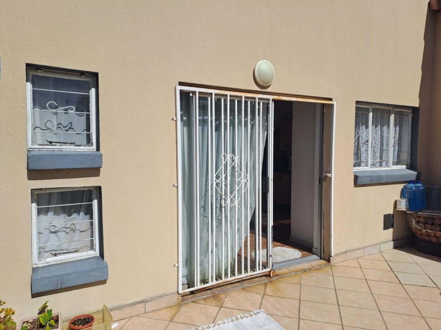 1 Bedroom Property for Sale in Willowbrook Gauteng
