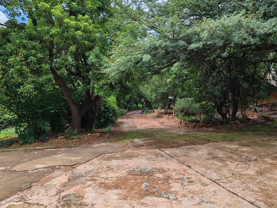 4 Bedroom Property for Sale in Magaliesmoot Gauteng