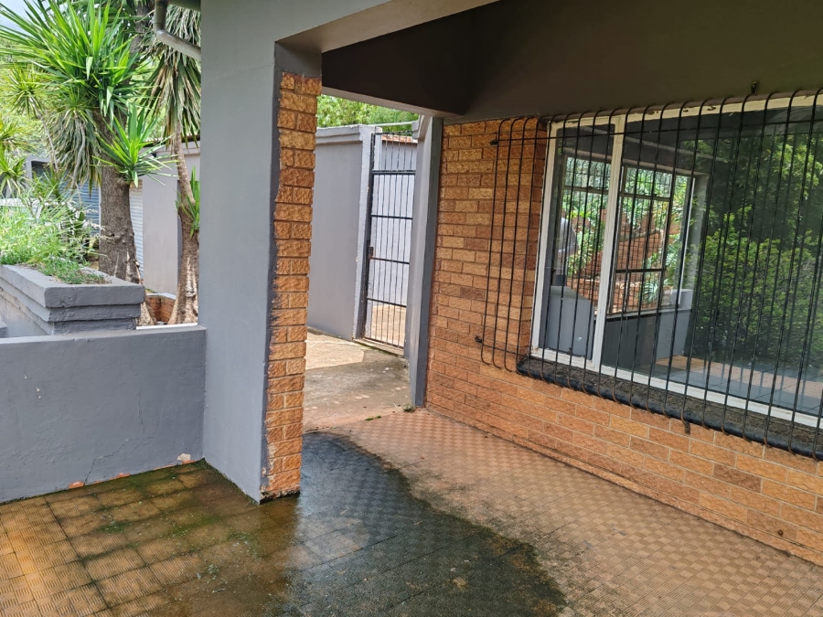 4 Bedroom Property for Sale in Magaliesmoot Gauteng
