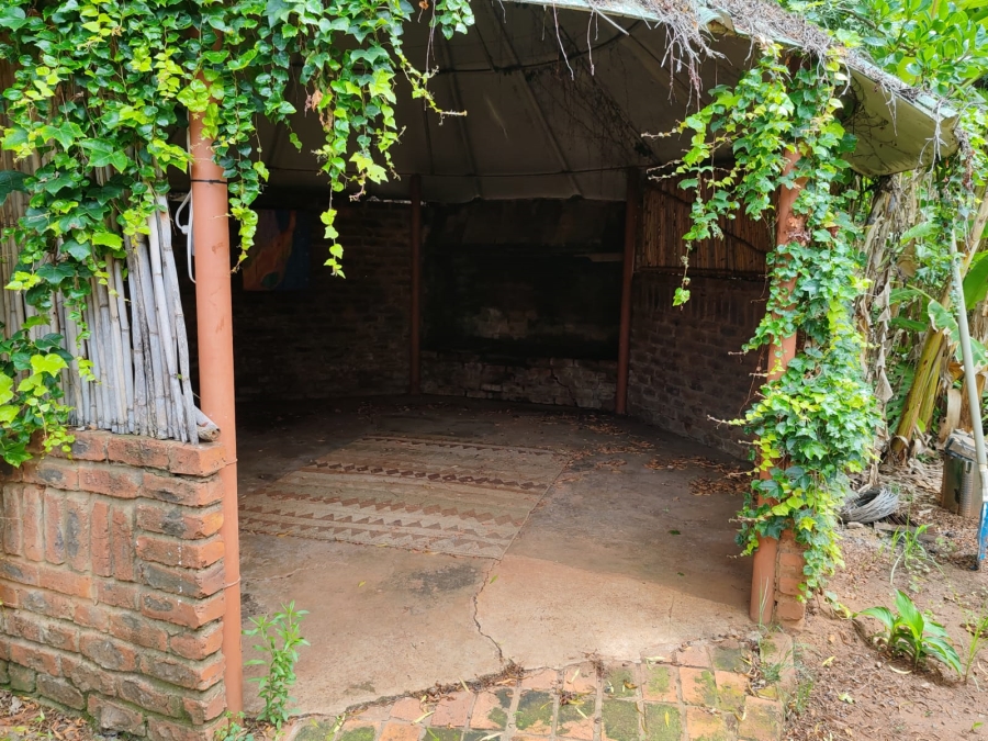 4 Bedroom Property for Sale in Magaliesmoot Gauteng