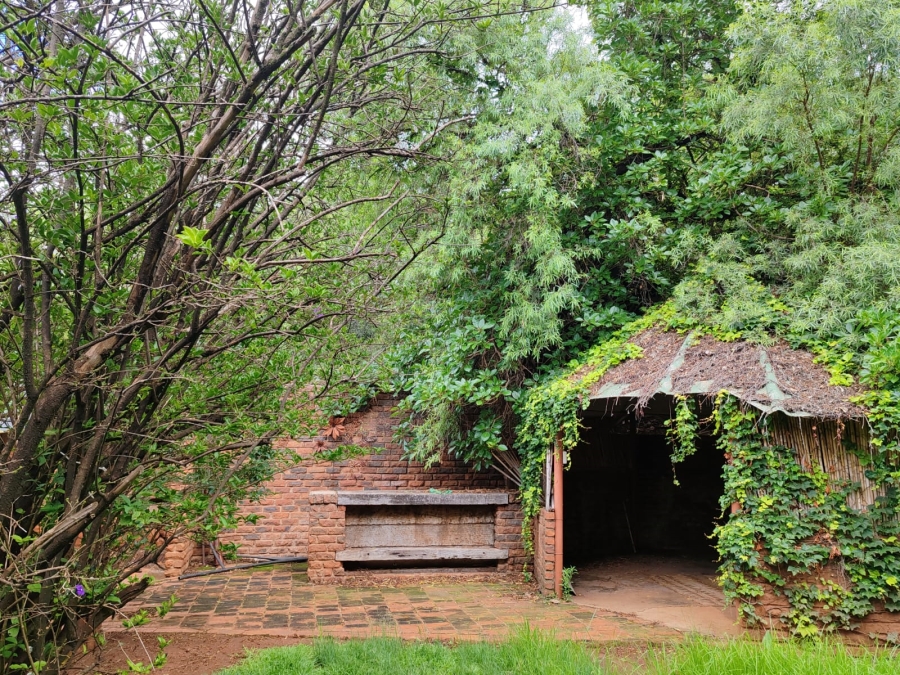 4 Bedroom Property for Sale in Magaliesmoot Gauteng