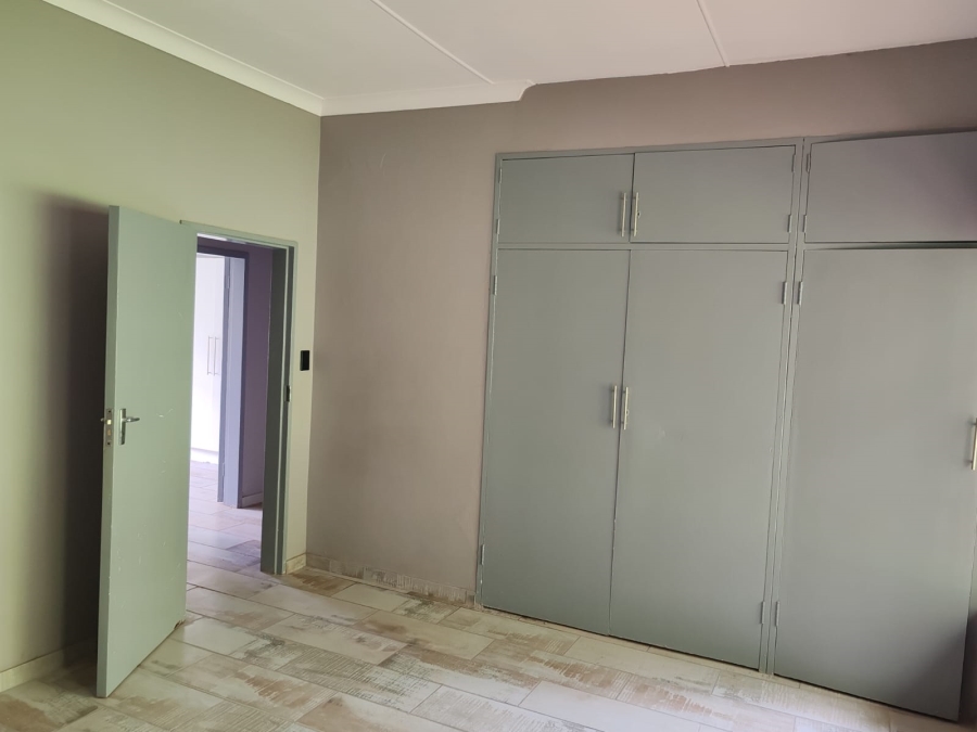 4 Bedroom Property for Sale in Magaliesmoot Gauteng