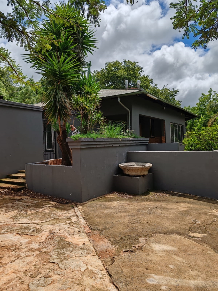 4 Bedroom Property for Sale in Magaliesmoot Gauteng
