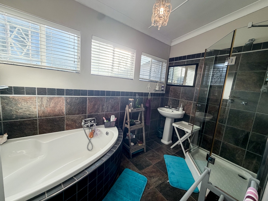4 Bedroom Property for Sale in Villieria Gauteng