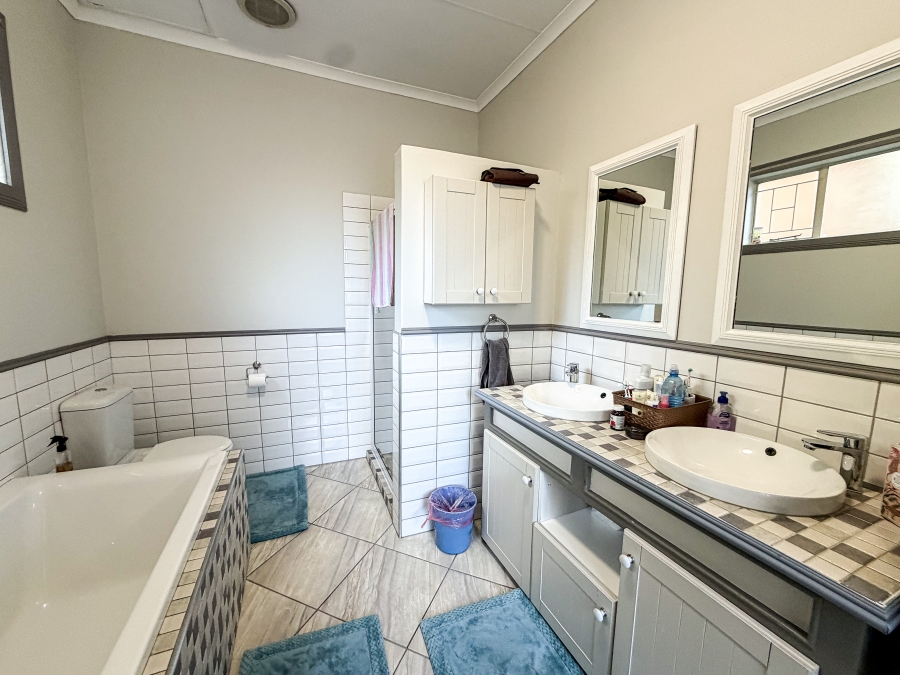 4 Bedroom Property for Sale in Villieria Gauteng