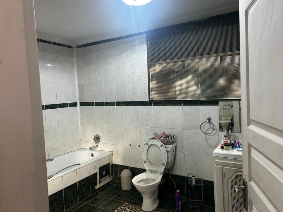 To Let 4 Bedroom Property for Rent in Erasmia Gauteng