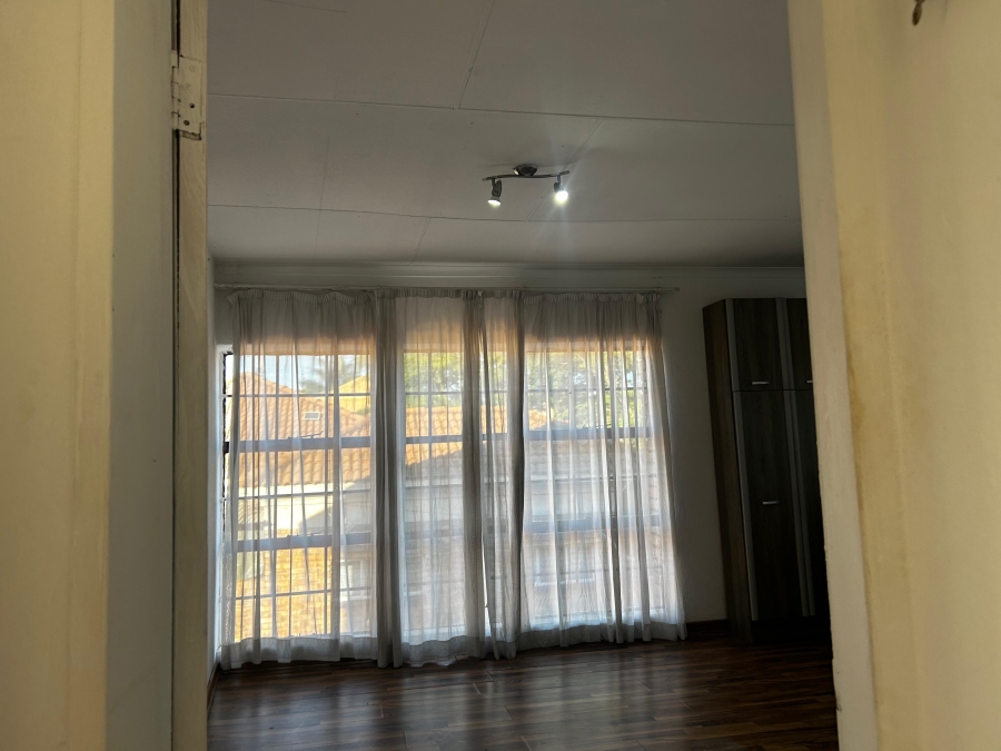 To Let 4 Bedroom Property for Rent in Erasmia Gauteng