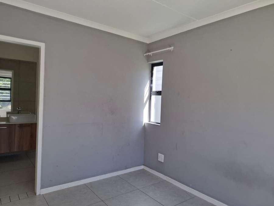 To Let 3 Bedroom Property for Rent in Modderfontein Gauteng
