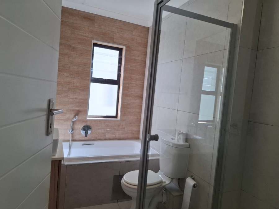 To Let 3 Bedroom Property for Rent in Modderfontein Gauteng