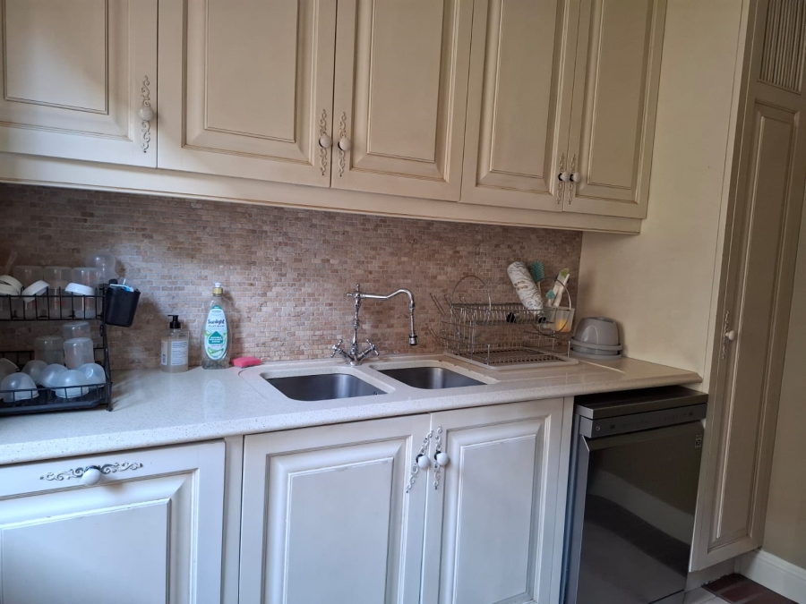 To Let 4 Bedroom Property for Rent in Bushwillow Park Estate Gauteng