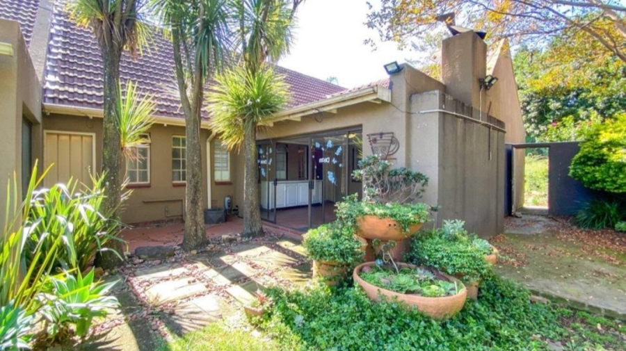 4 Bedroom Property for Sale in Glen Marais Gauteng