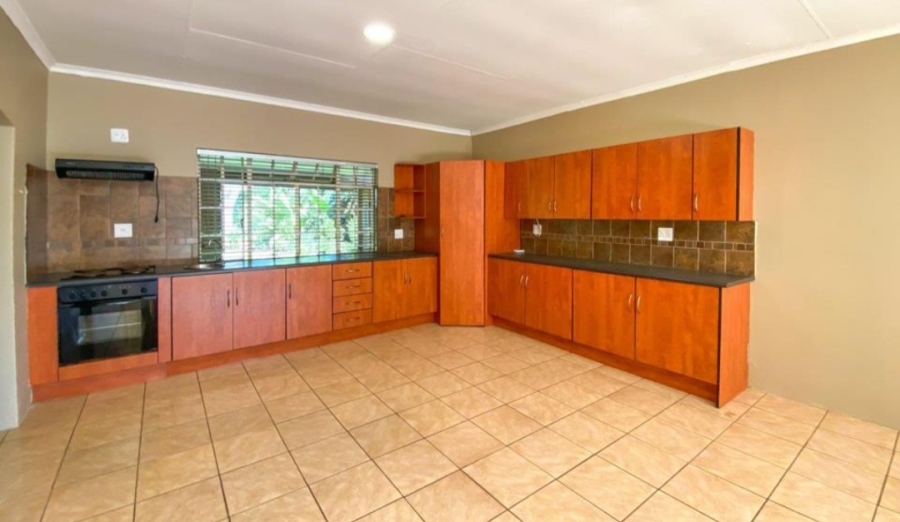4 Bedroom Property for Sale in Glen Marais Gauteng