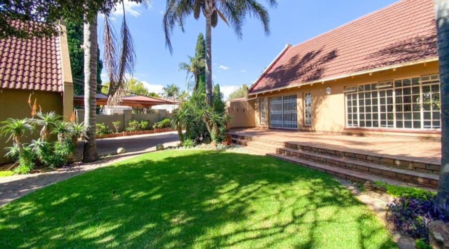 4 Bedroom Property for Sale in Glen Marais Gauteng