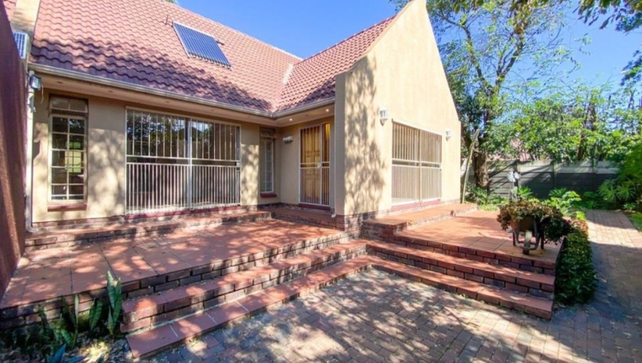 4 Bedroom Property for Sale in Glen Marais Gauteng