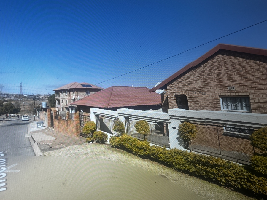 2 Bedroom Property for Sale in Orlando West Gauteng