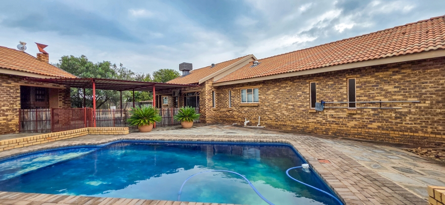 6 Bedroom Property for Sale in Roodeplaat Gauteng