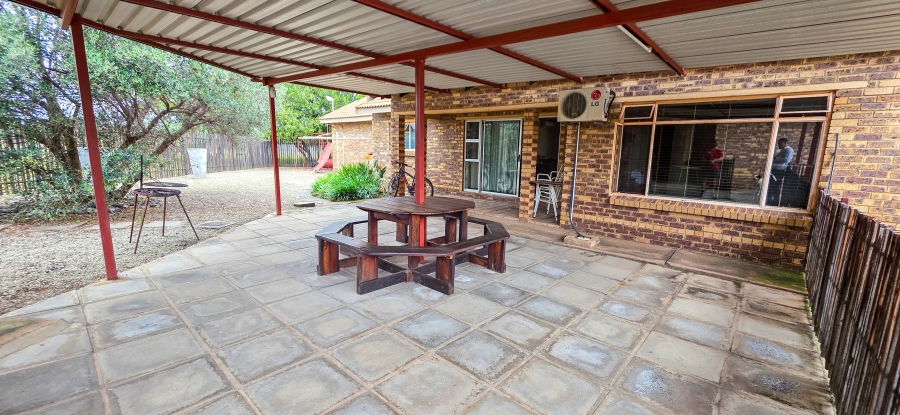 6 Bedroom Property for Sale in Roodeplaat Gauteng