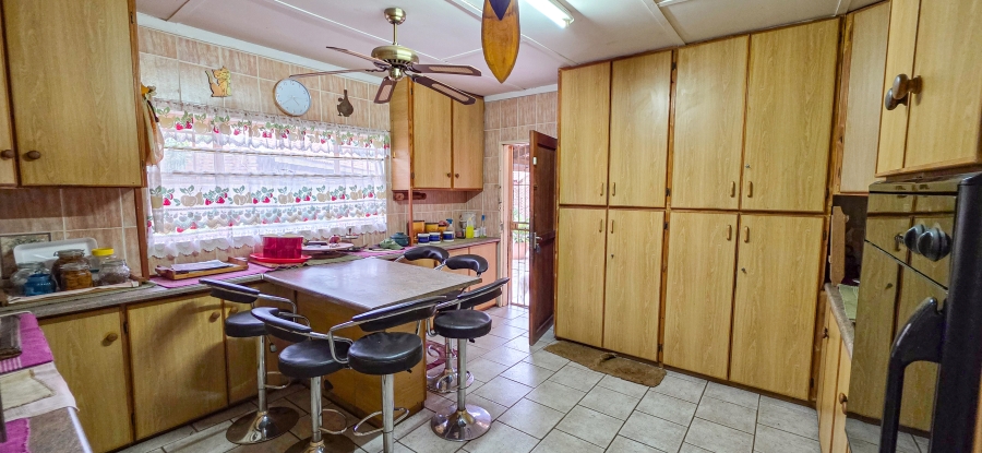 6 Bedroom Property for Sale in Roodeplaat Gauteng