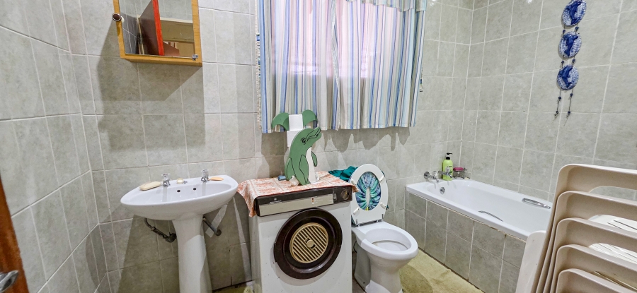 6 Bedroom Property for Sale in Roodeplaat Gauteng