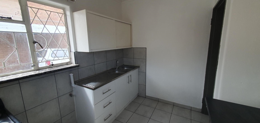 To Let 1 Bedroom Property for Rent in Chrisville Gauteng