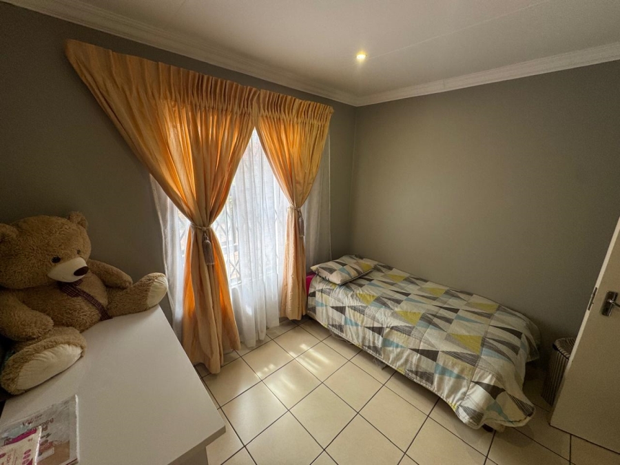 4 Bedroom Property for Sale in Sunair Park Gauteng