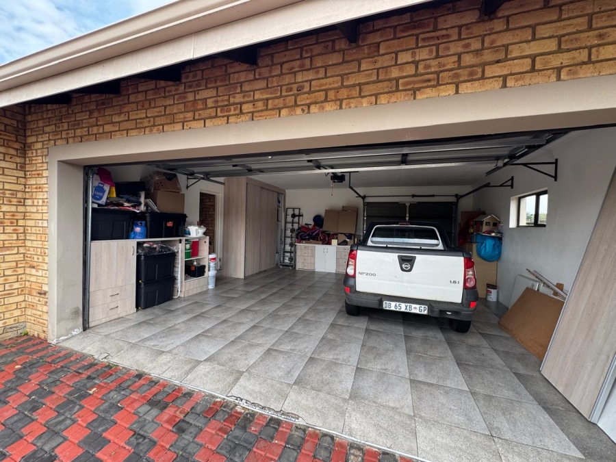 4 Bedroom Property for Sale in Sunair Park Gauteng
