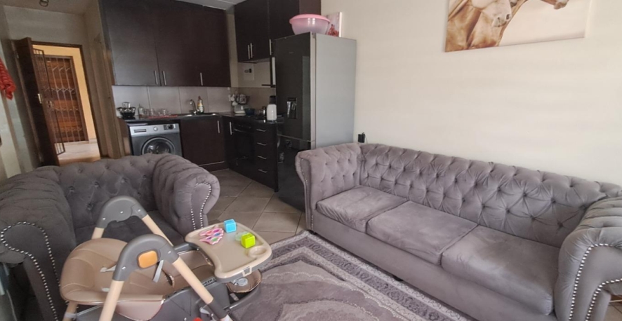 2 Bedroom Property for Sale in Albertsdal Gauteng
