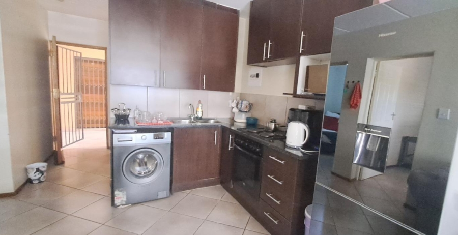 2 Bedroom Property for Sale in Albertsdal Gauteng